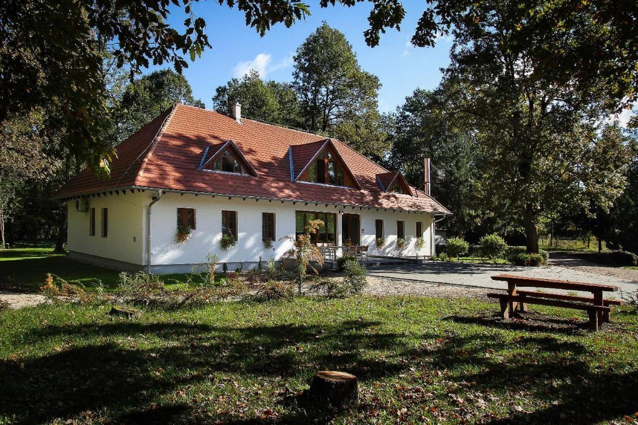 Hodoseri Vadaszhaz Bakonyszentlaszlo ภายนอก รูปภาพ